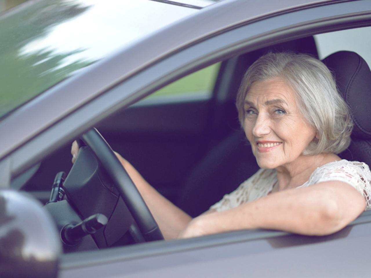 HILDEGARD, 74: braucht ihr Auto um im Alter flexibel und mobil zu bleiben